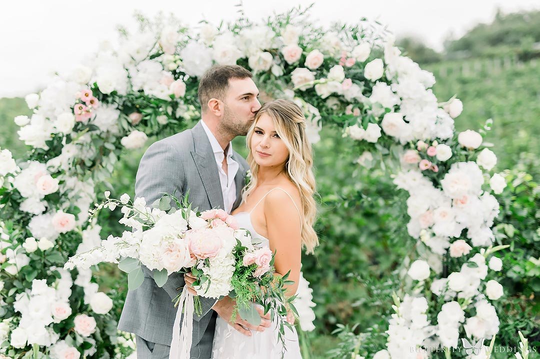 huge wedding flower arrangements, blush pink and white, wedding ceremony Prague
