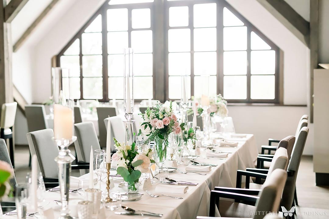 wedding reception in Salabka, wedding in a barn, wedding in prague