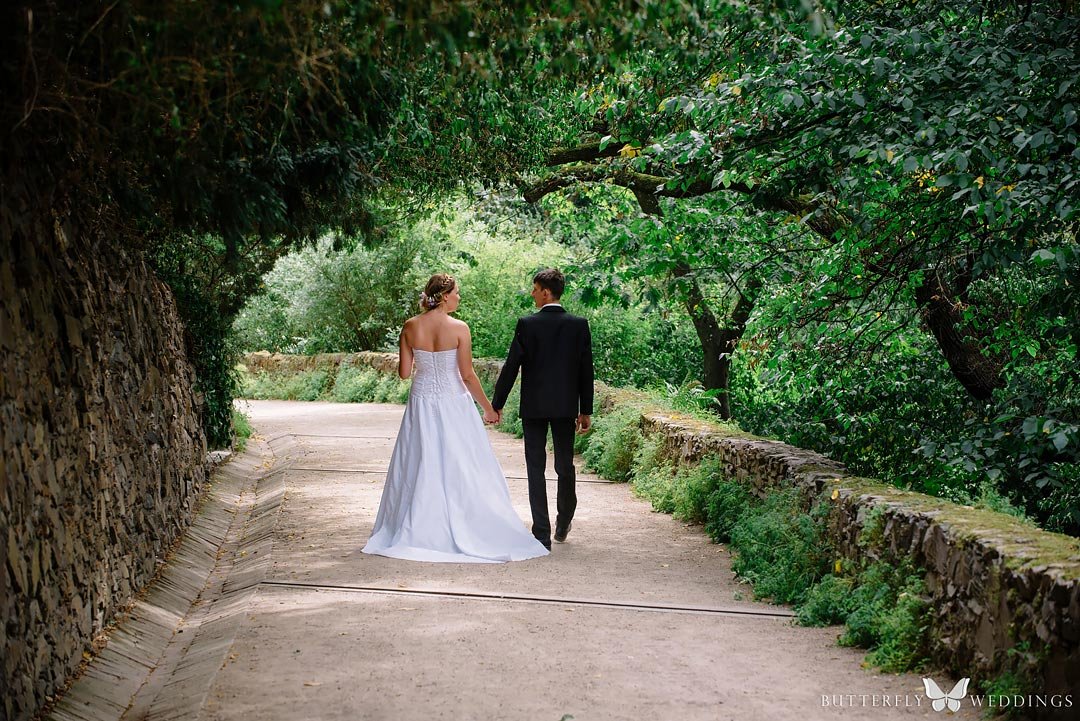 Couple wedding photoshooting