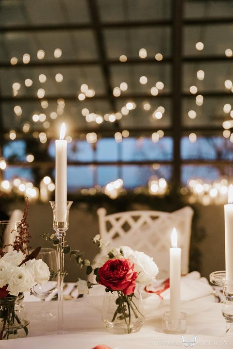 svatební dekorace podzimní svatba tmavě červená