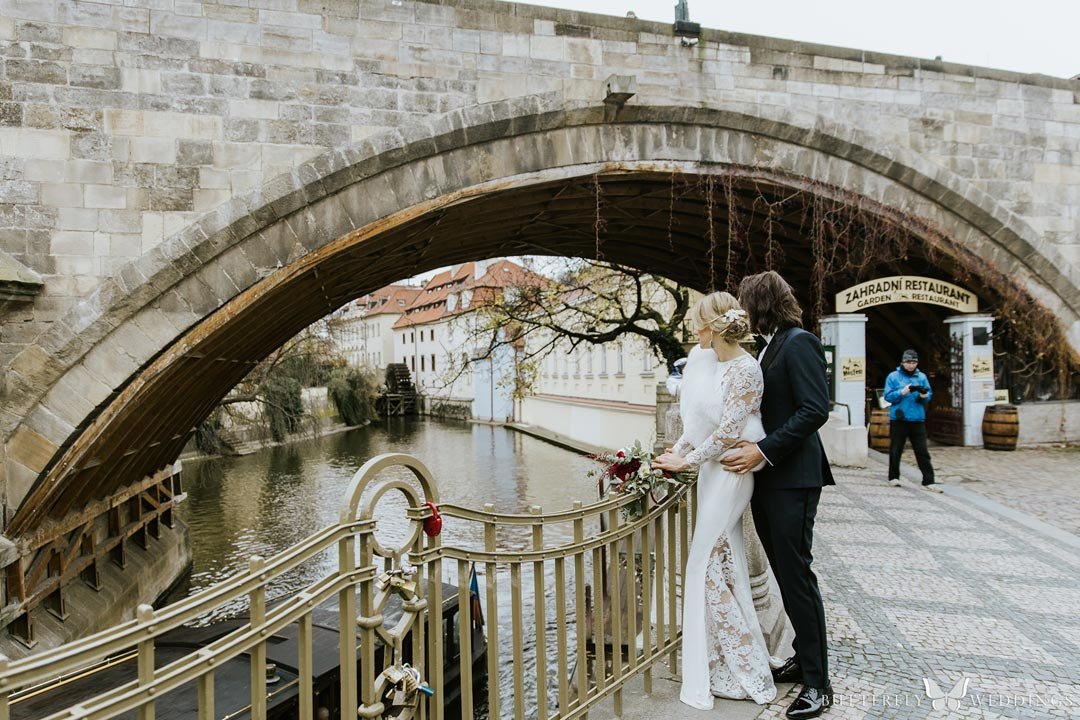 Wedding photos in Prague, destination wedding in Prague