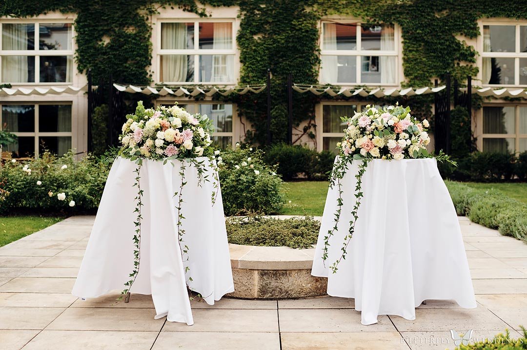 Wedding in Mandarin Oriental hotel Prague wedding flowers