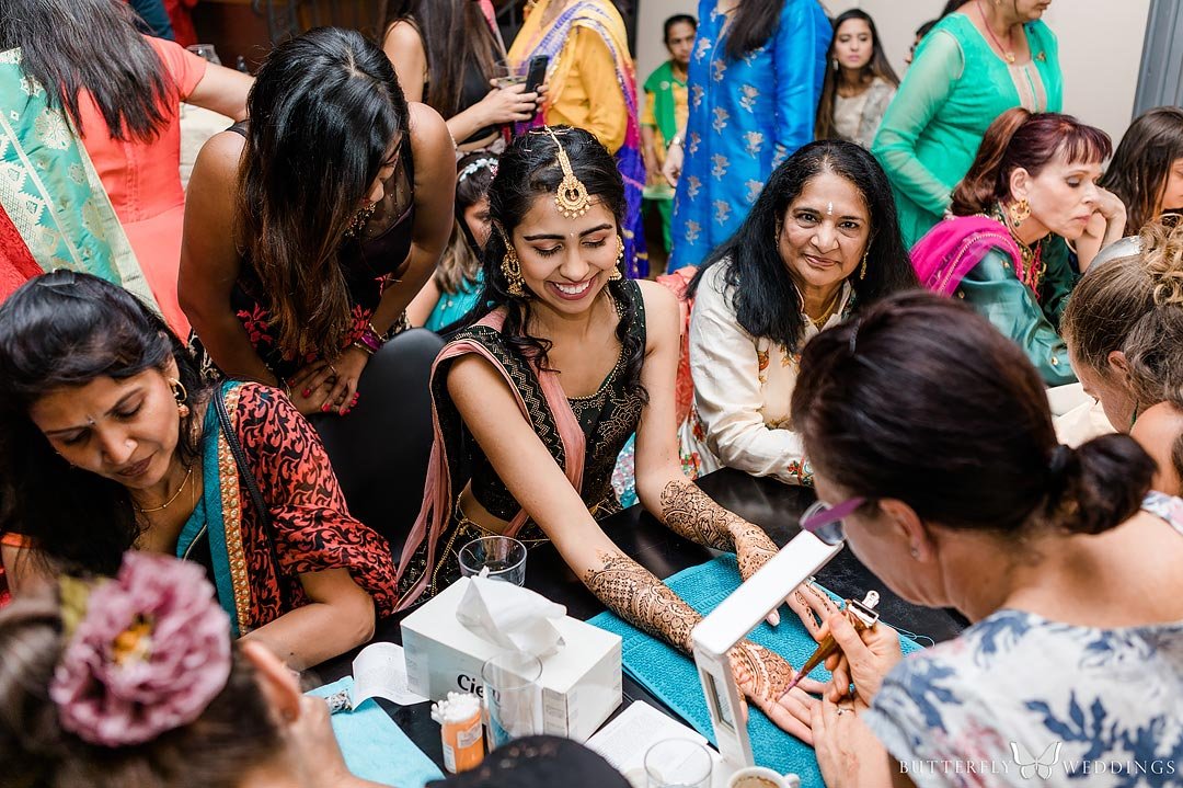 Henna painting destination indian wedding in Prague