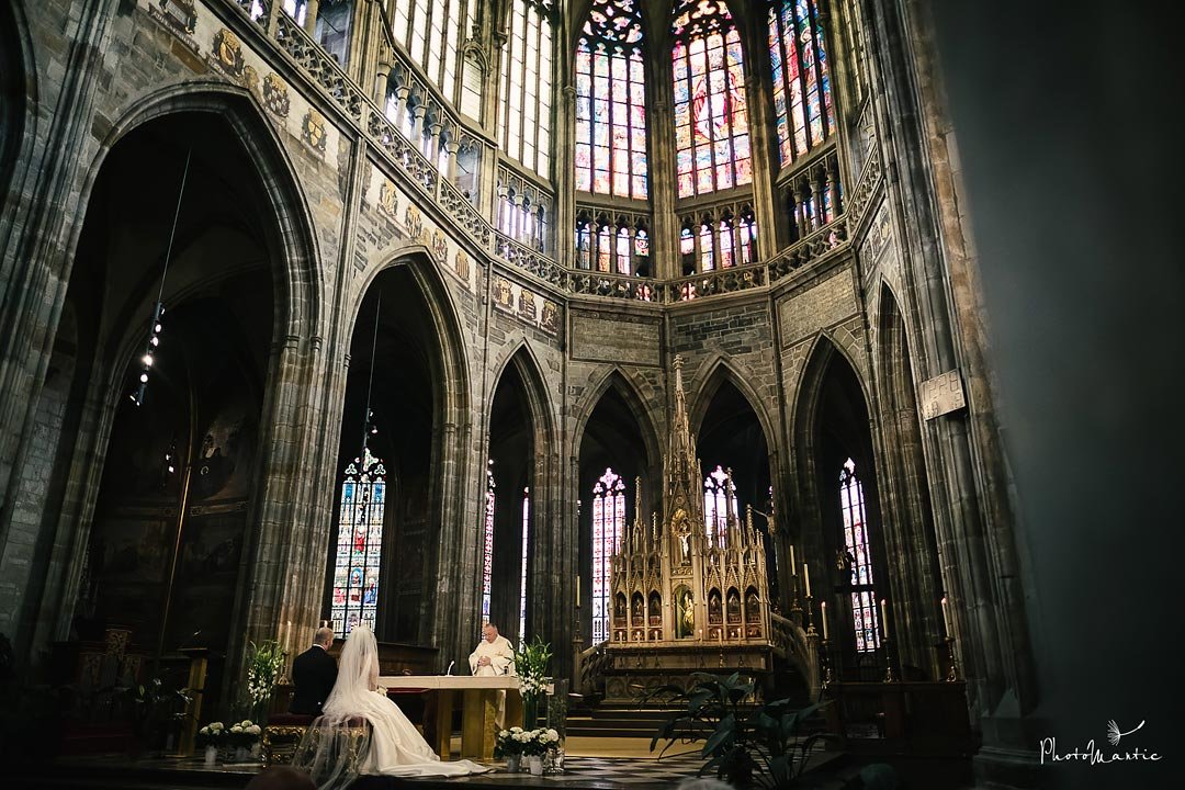 St. Vitus Cathedral - wonderful place for wedding ceremony in Prague, wedding at Prague Castle